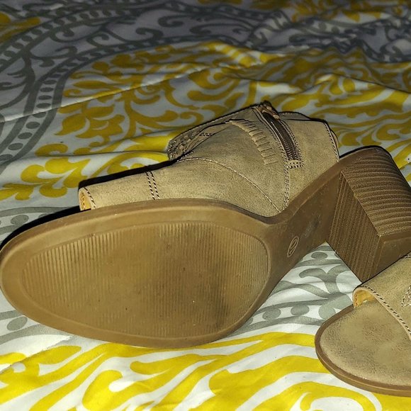 Universal Thread Beige Open Toe Med Heel Edwina Booties 10 - Picture 3 of 3